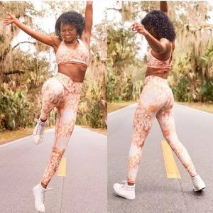 aerie OFFLINE Shine OG Crossover Waist Cedar Expedition Leggings, TikTok, Medium